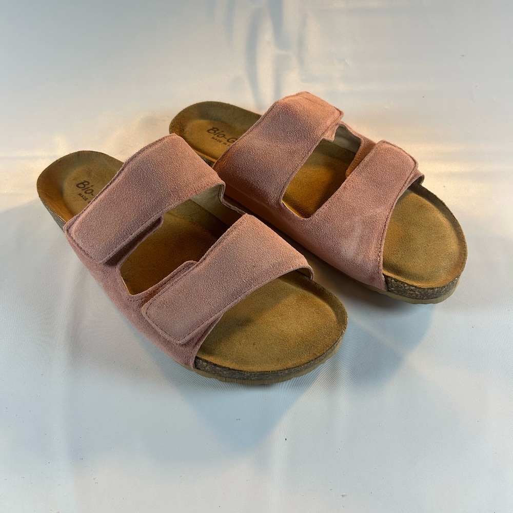 Bio Gold Sandals Size 9.5 Woman’s Pink Suede Footbed Slip On Made In Italy